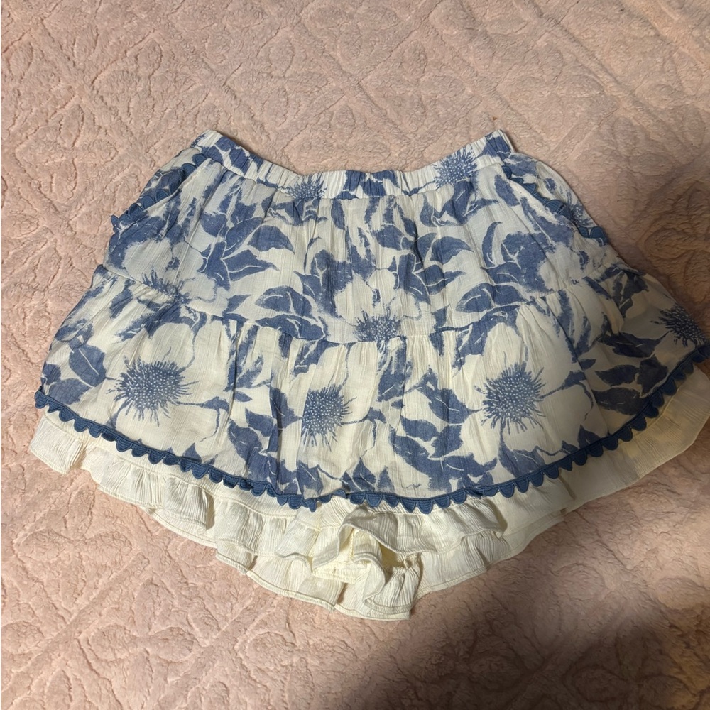 Umgee Blue and Cream Patterned Shorts